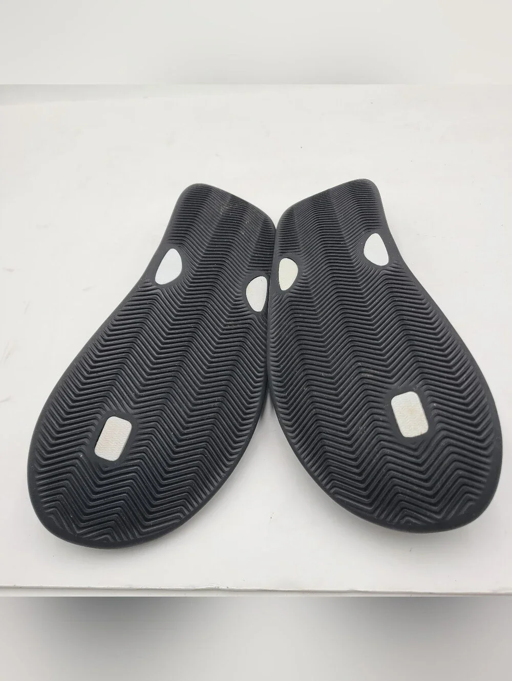 B41 Nike Bella Kai Women's Flip Flop Sandals Black/White AO3622-002 Sz 9